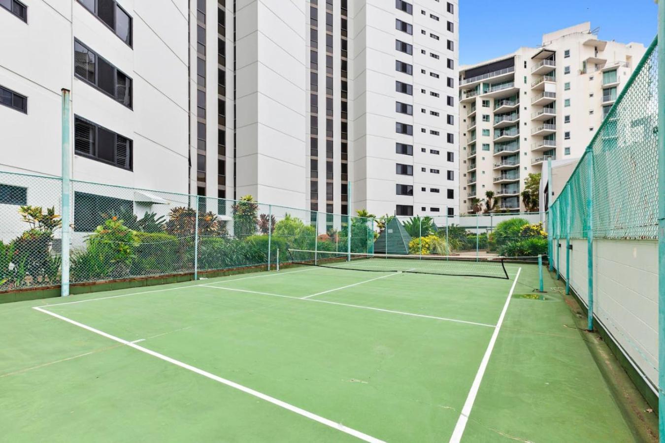 Aquarius Esplanade Retreat Apartment Cairns Exterior photo